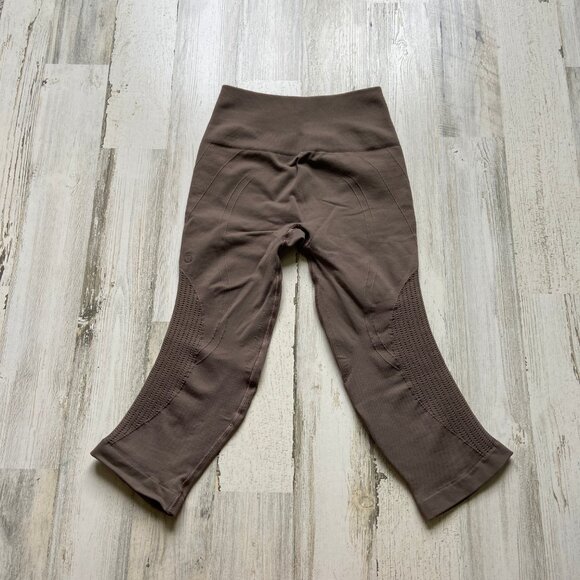 CLEARANCE! Lululemon Size 4 Size XS Flow & Go Crop Seamless Leggings Cool Cocoa - Picture 4 of 10